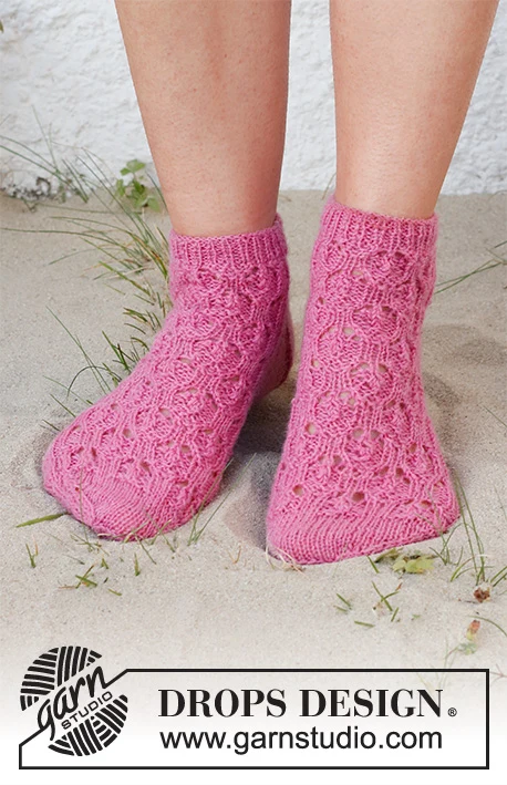 223-41 Raspberry Racers by DROPS Design